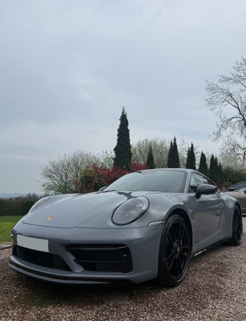 911